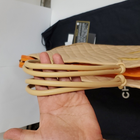 🤩Used twice 100% authentic Chanel calfskin tote bag "price firm" - Picture 8 of 17